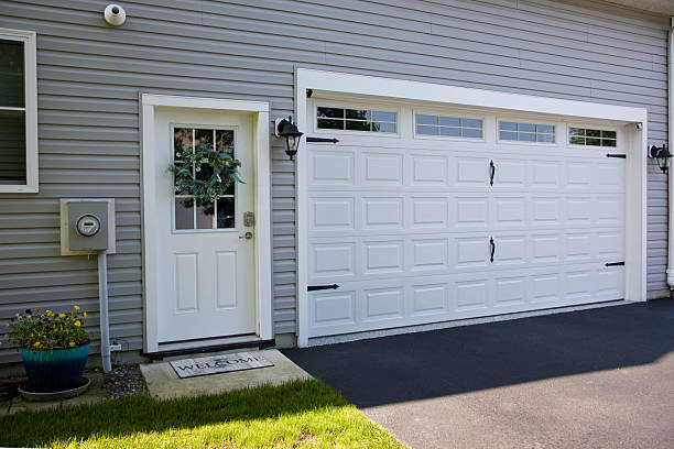 24/7 Emergency Garage Door Panel Replacement experts in Dublin, OH